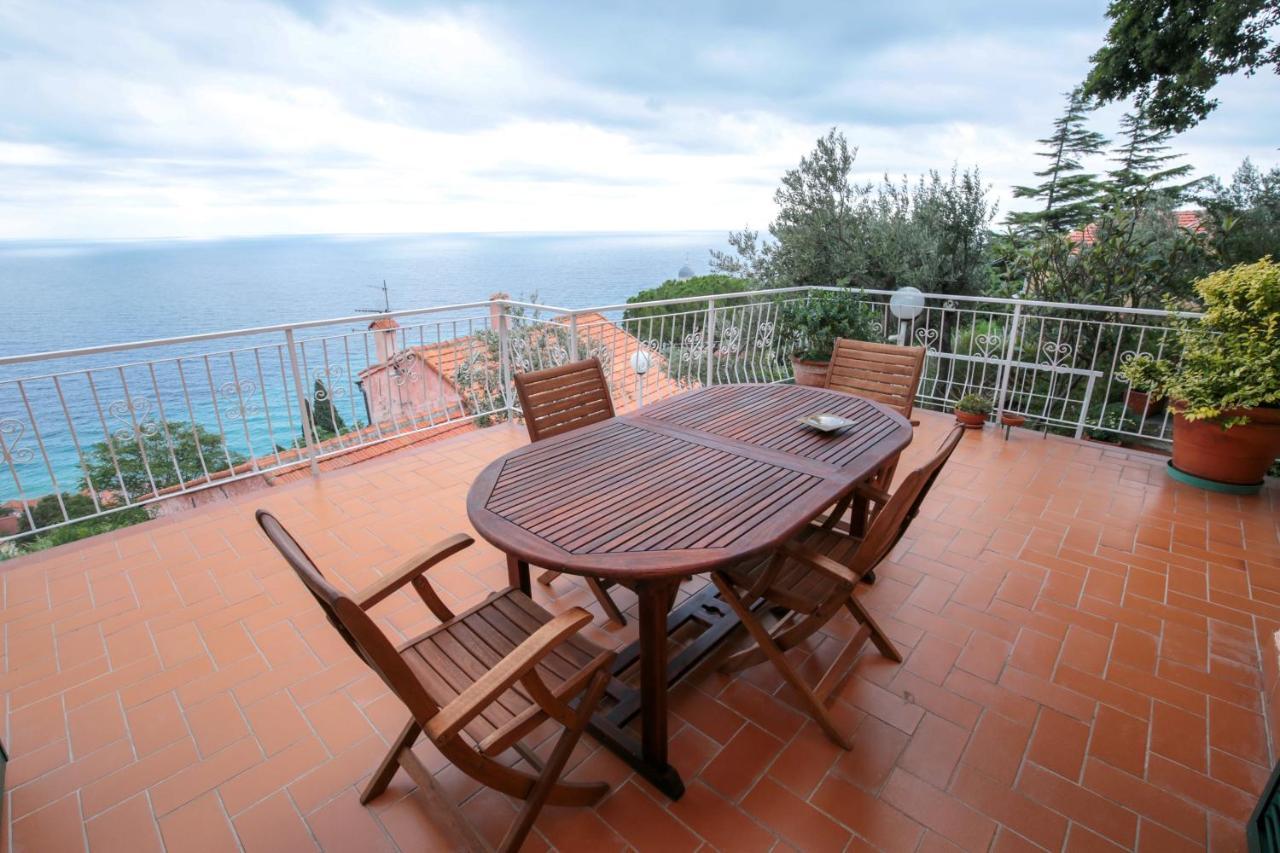 Villa Gio - Terrazza Nel Blu 贝尔杰吉 外观 照片