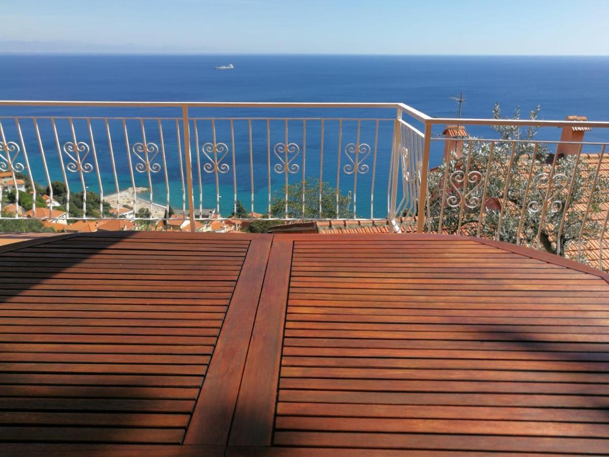 Villa Gio - Terrazza Nel Blu 贝尔杰吉 外观 照片